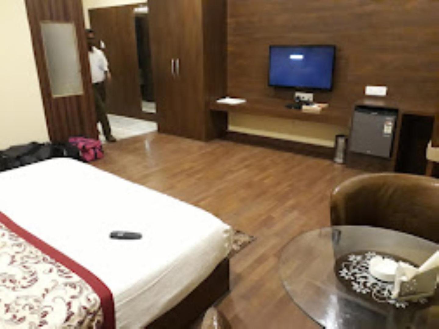 Hotel Saroj Sagar  Bagian luar foto