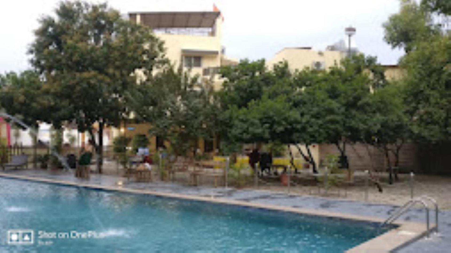 Hotel Saroj Sagar  Bagian luar foto