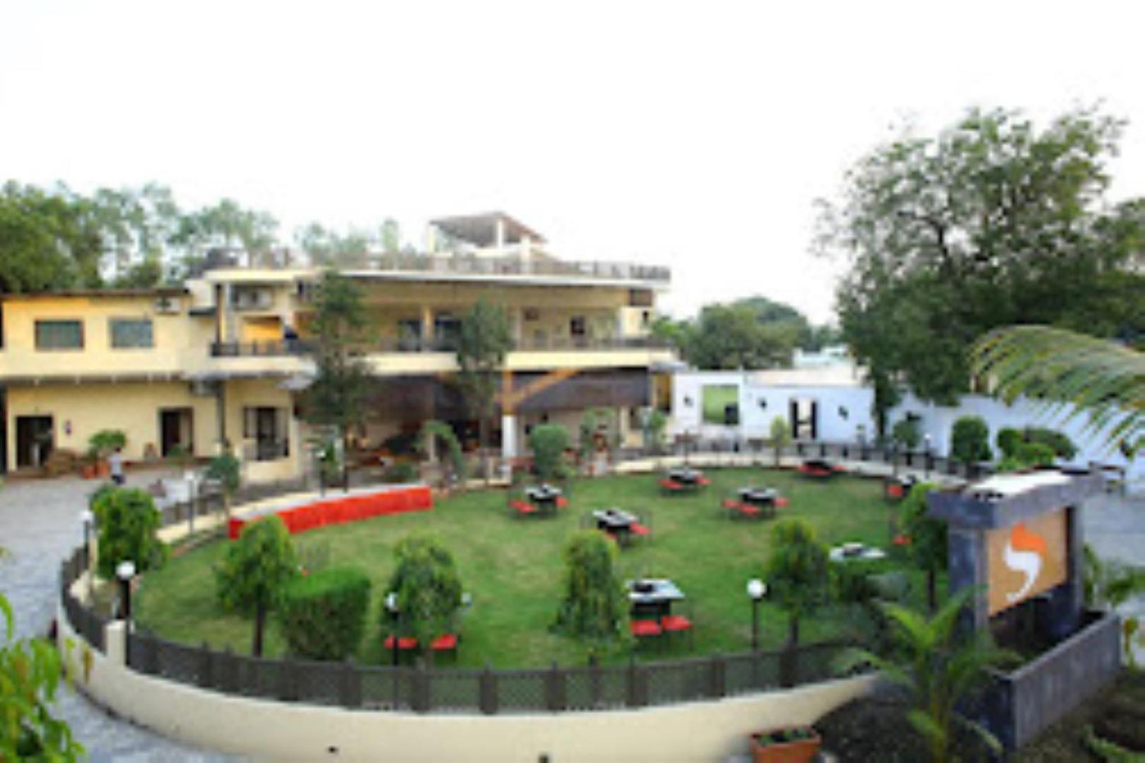 Hotel Saroj Sagar  Bagian luar foto