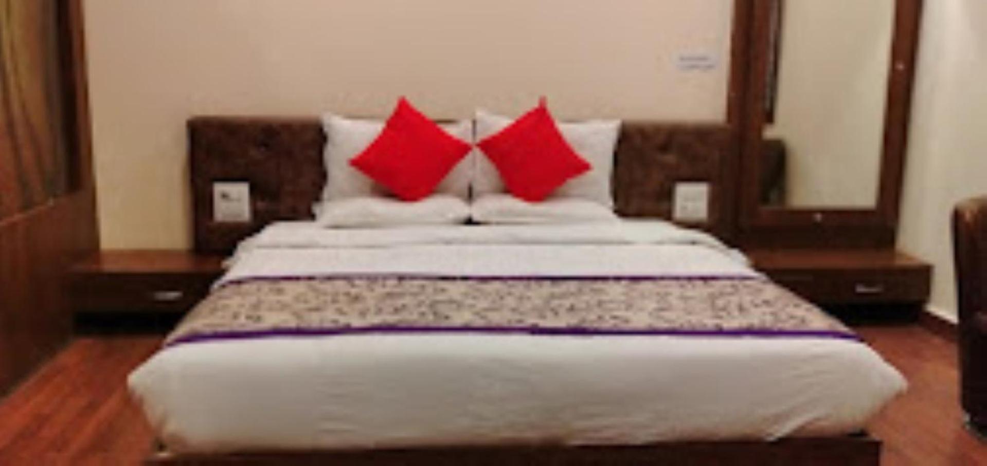 Hotel Saroj Sagar  Bagian luar foto