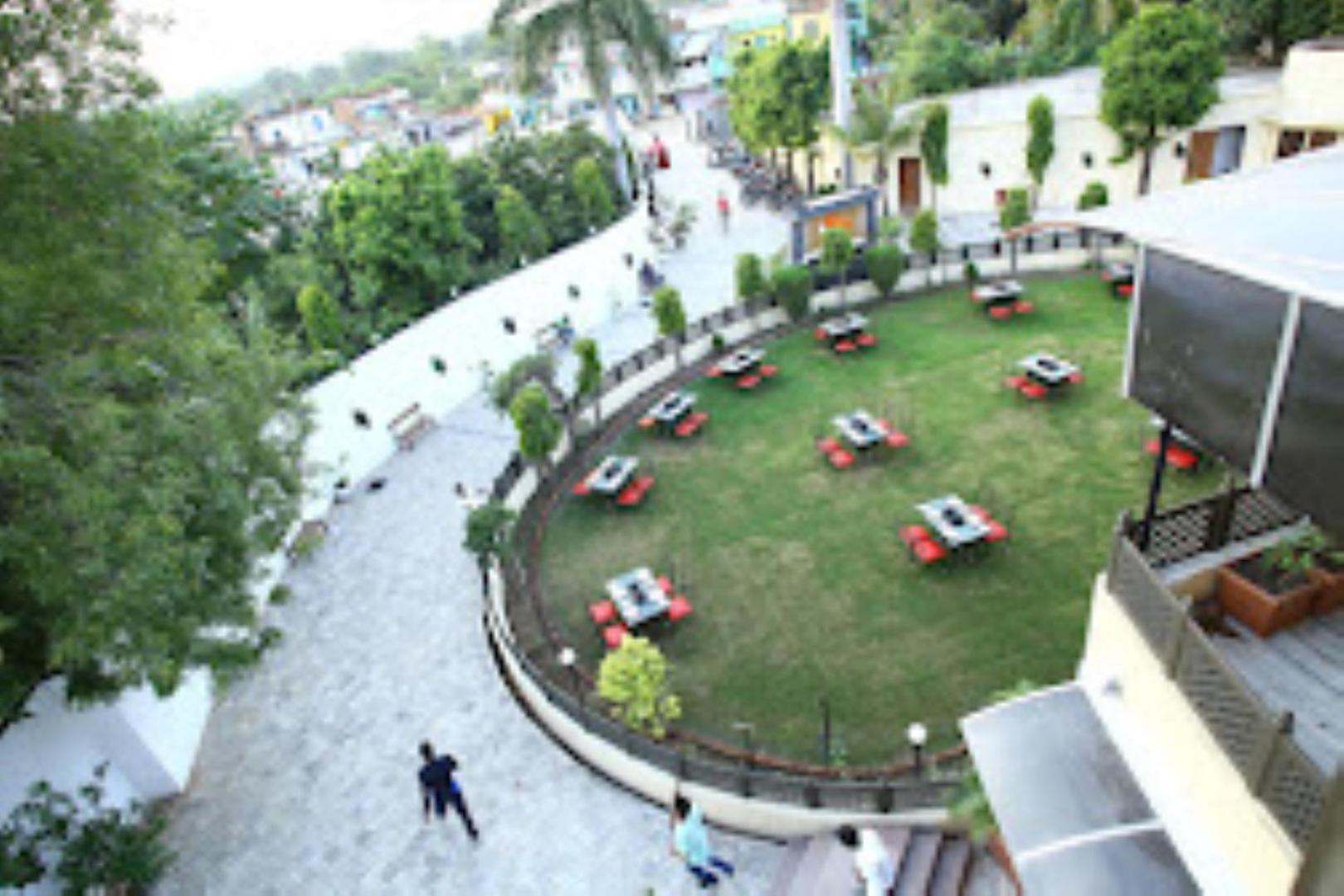 Hotel Saroj Sagar  Bagian luar foto