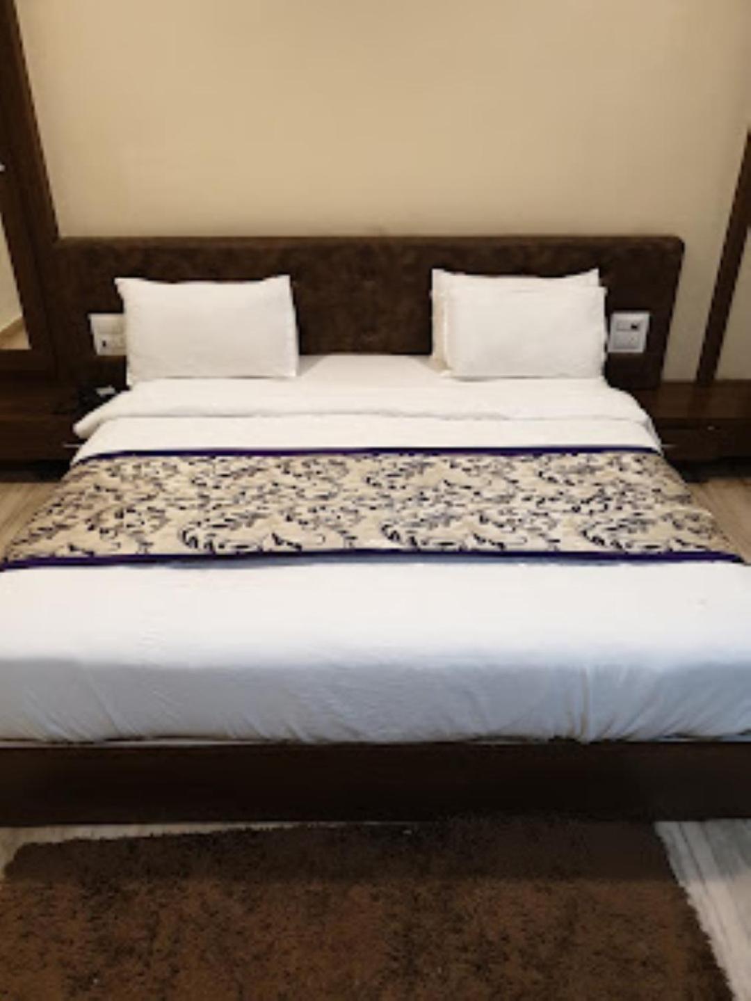 Hotel Saroj Sagar  Bagian luar foto